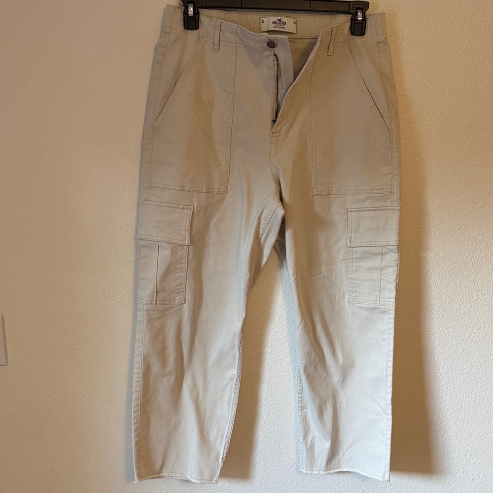 Hollister Women’s  Light Tan Cargo Pants